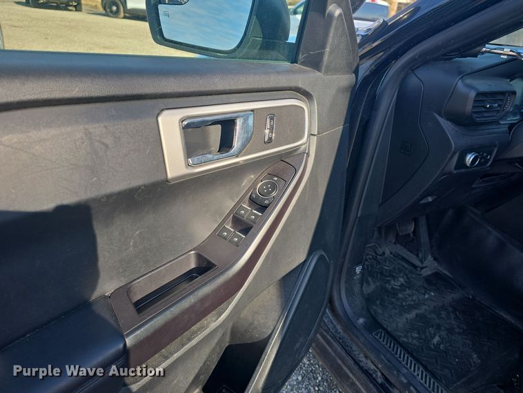 image for item DQ5311 2020 Ford Explorer Police Interceptor  SUV