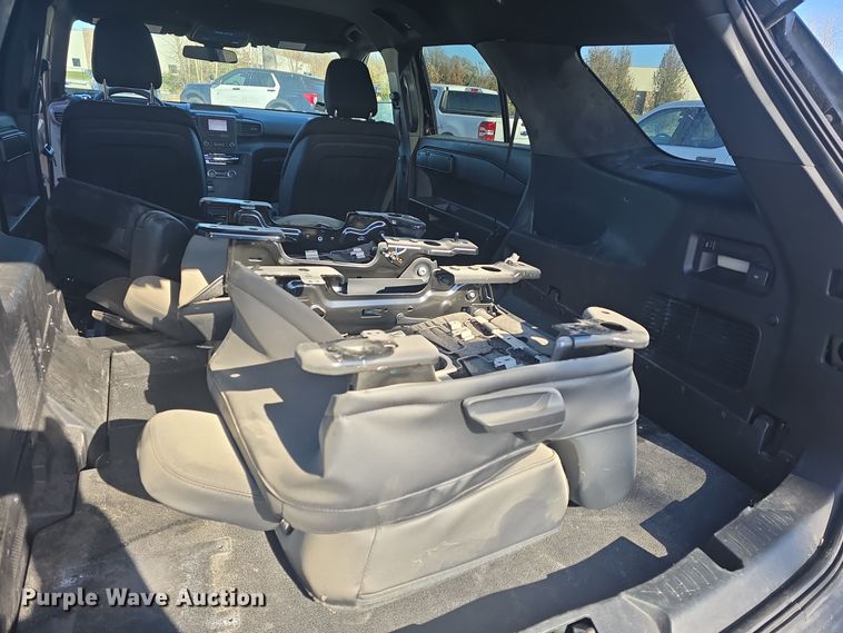 image for item DQ5311 2020 Ford Explorer Police Interceptor  SUV