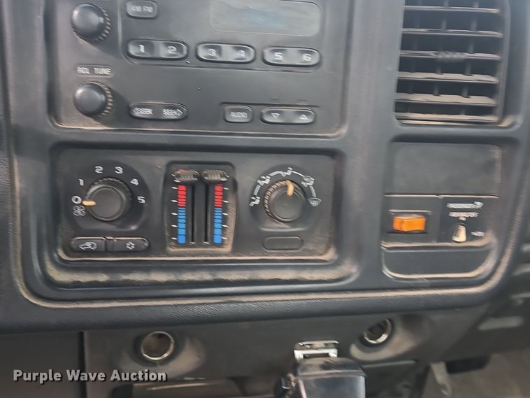 image for item DQ5331 2006 Chevrolet Silverado 2500HD pickup truck