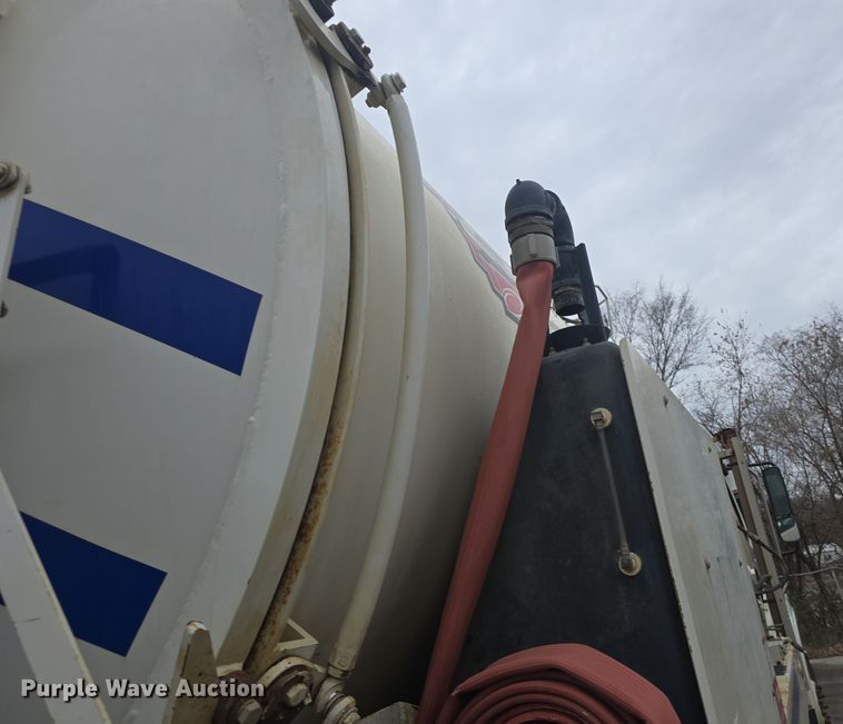 image for item DQ5334 2011 Freightliner  M2 106V sewer jetter truck