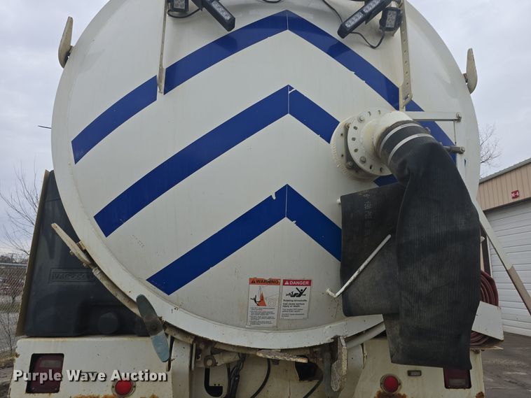 image for item DQ5334 2011 Freightliner  M2 106V sewer jetter truck