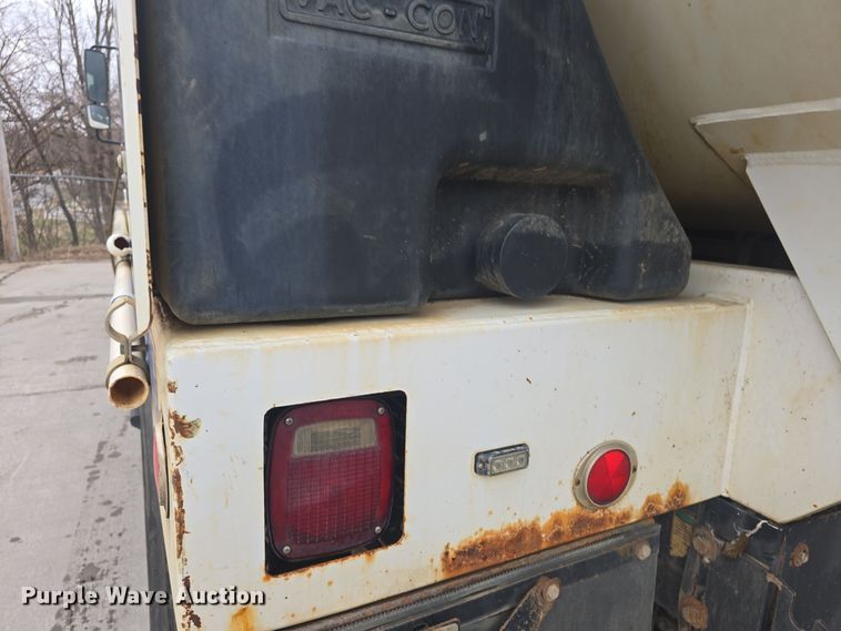 image for item DQ5334 2011 Freightliner  M2 106V sewer jetter truck