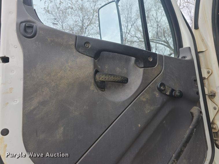 image for item DQ5334 2011 Freightliner  M2 106V sewer jetter truck