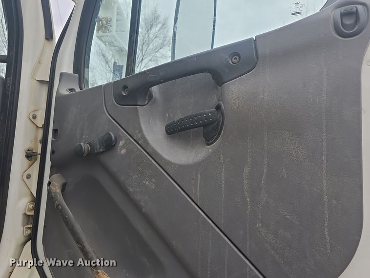 image for item DQ5334 2011 Freightliner  M2 106V sewer jetter truck