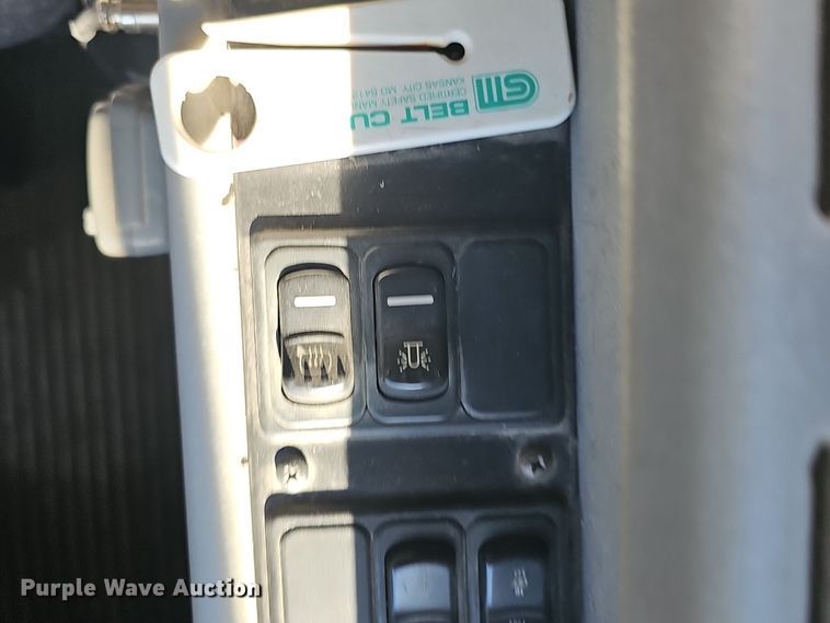 image for item DQ5338 2008 Blue Bird All American school bus