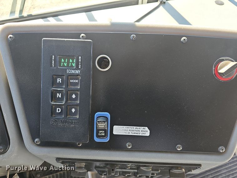 image for item DQ5338 2008 Blue Bird All American school bus