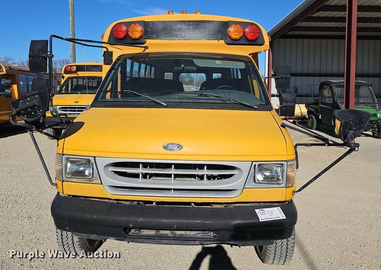 image for item DQ5339 2000 Blue Bird  E350 Super Duty school bus