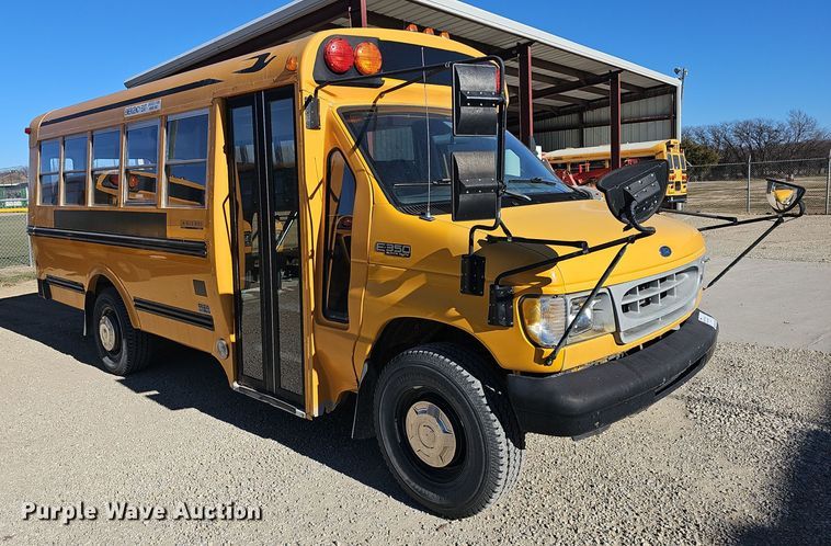 image for item DQ5339 2000 Blue Bird  E350 Super Duty school bus
