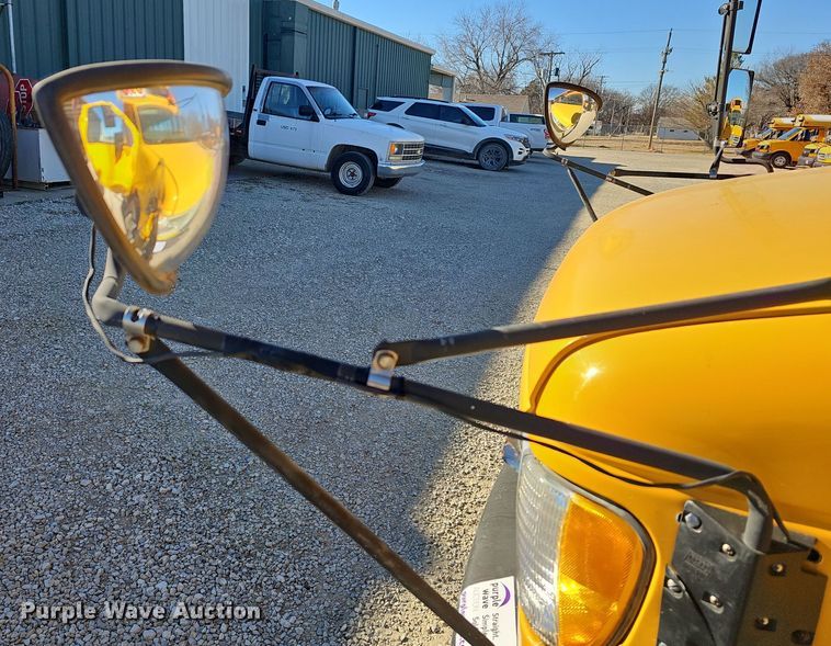 image for item DQ5339 2000 Blue Bird  E350 Super Duty school bus