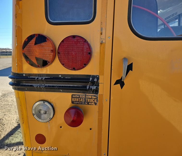 image for item DQ5339 2000 Blue Bird  E350 Super Duty school bus