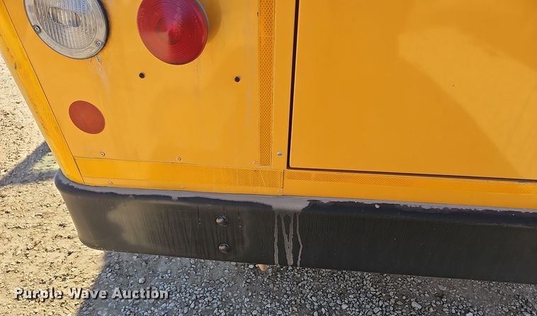 image for item DQ5339 2000 Blue Bird  E350 Super Duty school bus