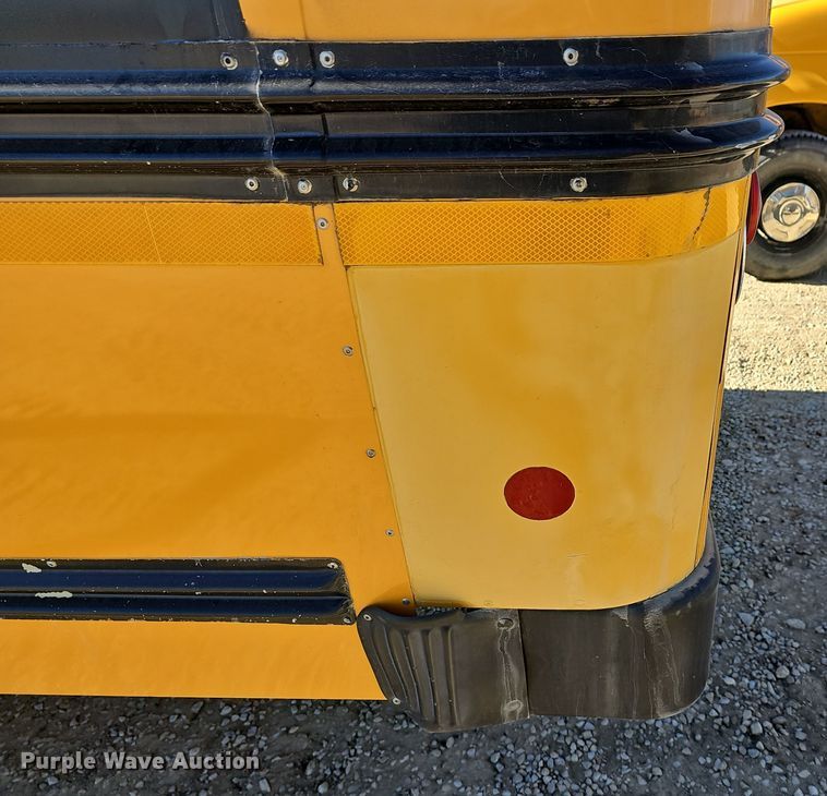 image for item DQ5339 2000 Blue Bird  E350 Super Duty school bus