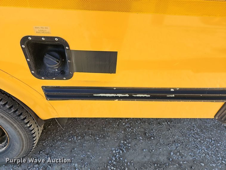 image for item DQ5339 2000 Blue Bird  E350 Super Duty school bus