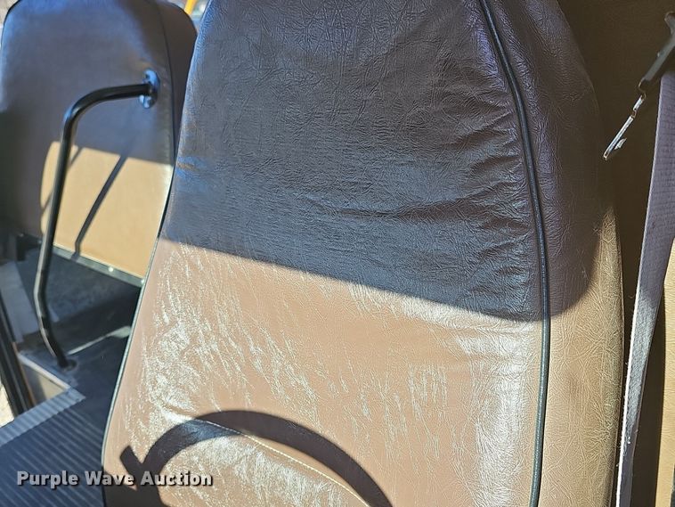 image for item DQ5339 2000 Blue Bird  E350 Super Duty school bus