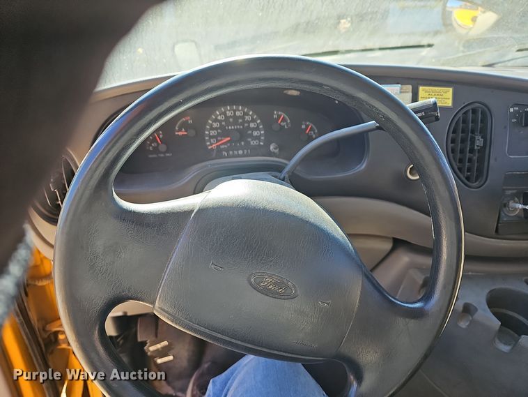 image for item DQ5339 2000 Blue Bird  E350 Super Duty school bus