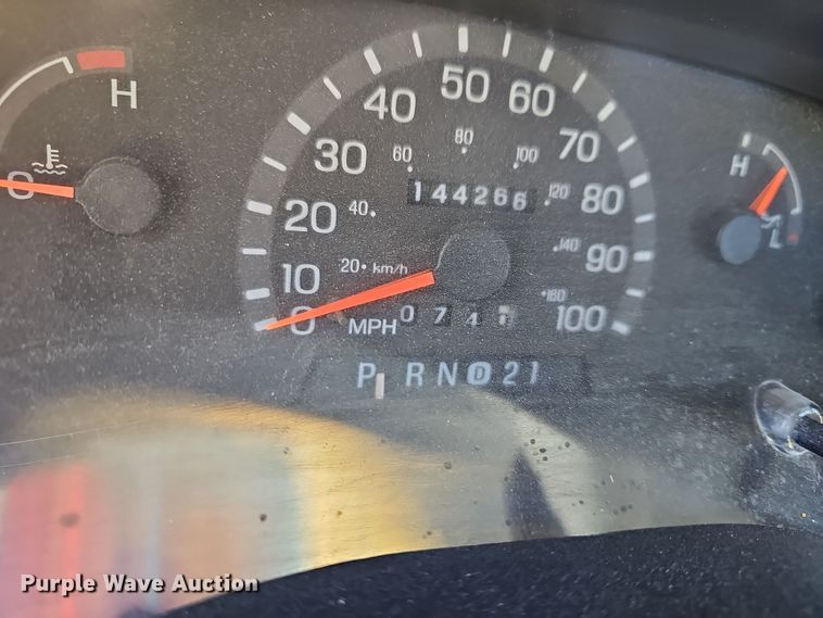 image for item DQ5339 2000 Blue Bird  E350 Super Duty school bus