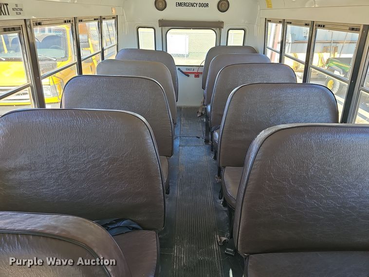 image for item DQ5339 2000 Blue Bird  E350 Super Duty school bus