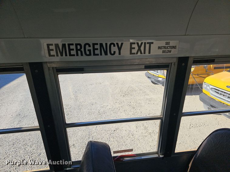 image for item DQ5339 2000 Blue Bird  E350 Super Duty school bus