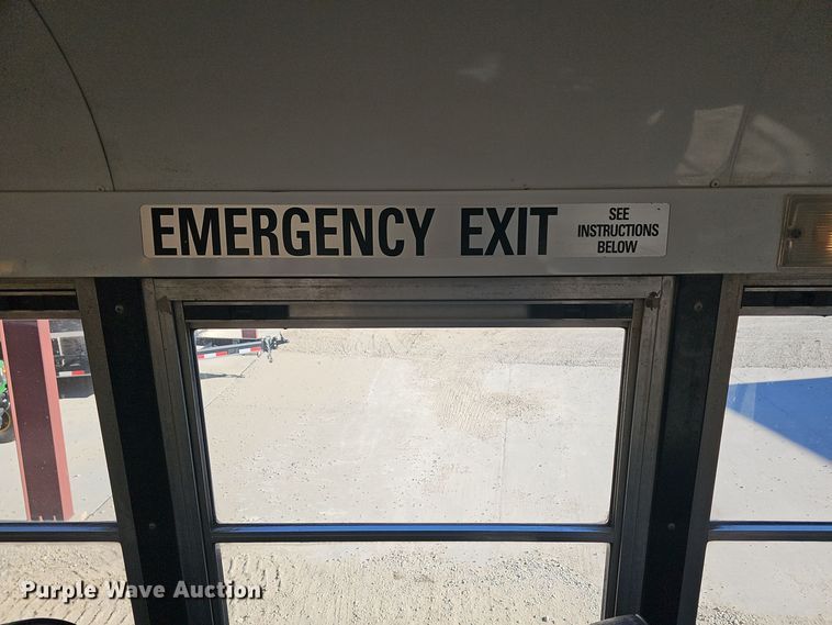 image for item DQ5339 2000 Blue Bird  E350 Super Duty school bus