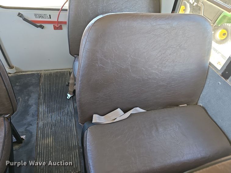 image for item DQ5339 2000 Blue Bird  E350 Super Duty school bus