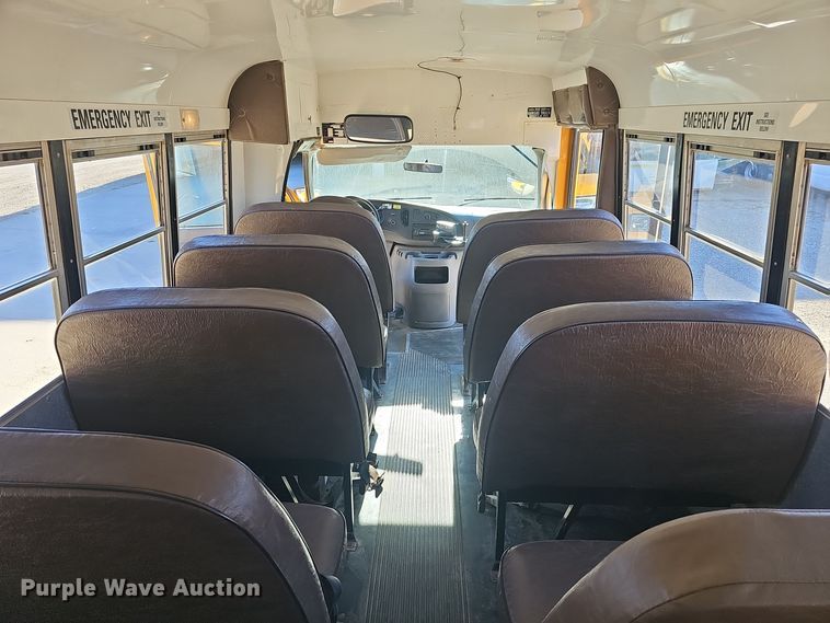 image for item DQ5339 2000 Blue Bird  E350 Super Duty school bus