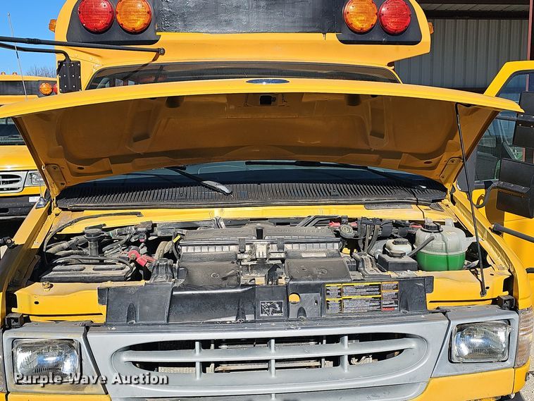 image for item DQ5339 2000 Blue Bird  E350 Super Duty school bus