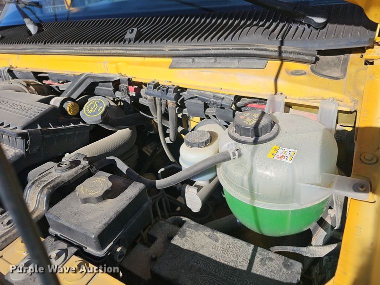 image for item DQ5339 2000 Blue Bird  E350 Super Duty school bus