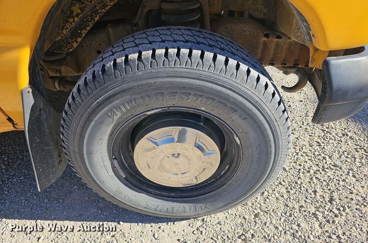 image for item DQ5339 2000 Blue Bird  E350 Super Duty school bus