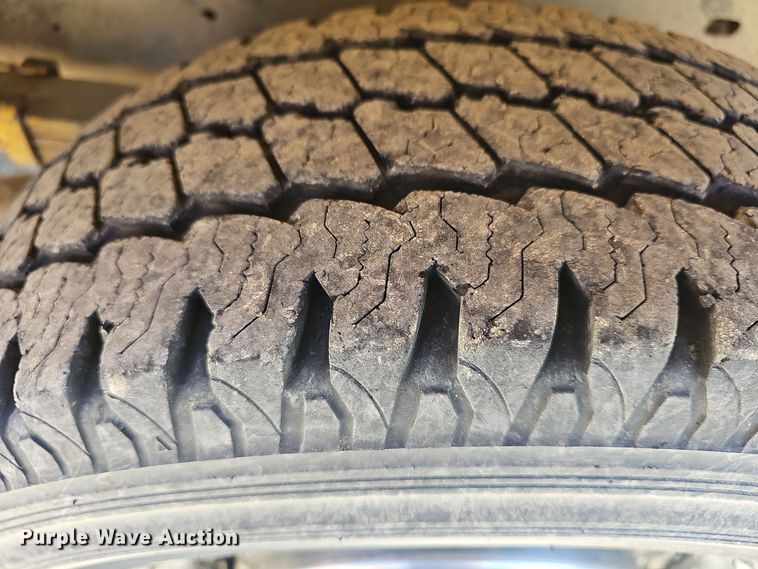 image for item DQ5339 2000 Blue Bird  E350 Super Duty school bus