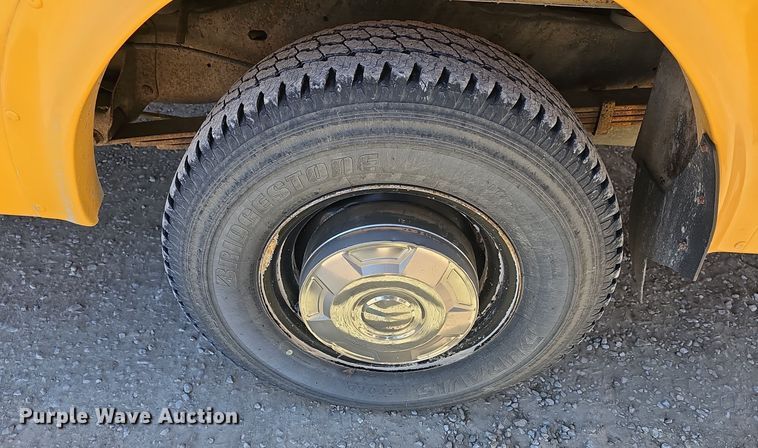 image for item DQ5339 2000 Blue Bird  E350 Super Duty school bus