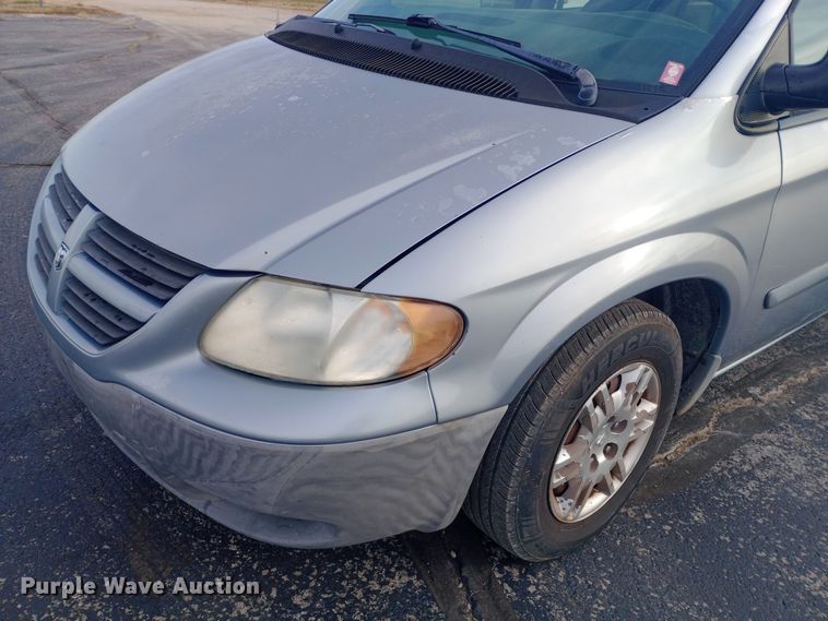 image for item DW0942 2006 Dodge Caravan van