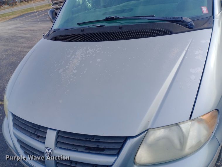 image for item DW0942 2006 Dodge Caravan van