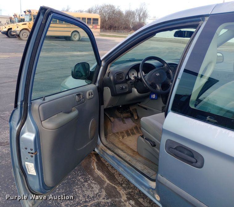 image for item DW0942 2006 Dodge Caravan van