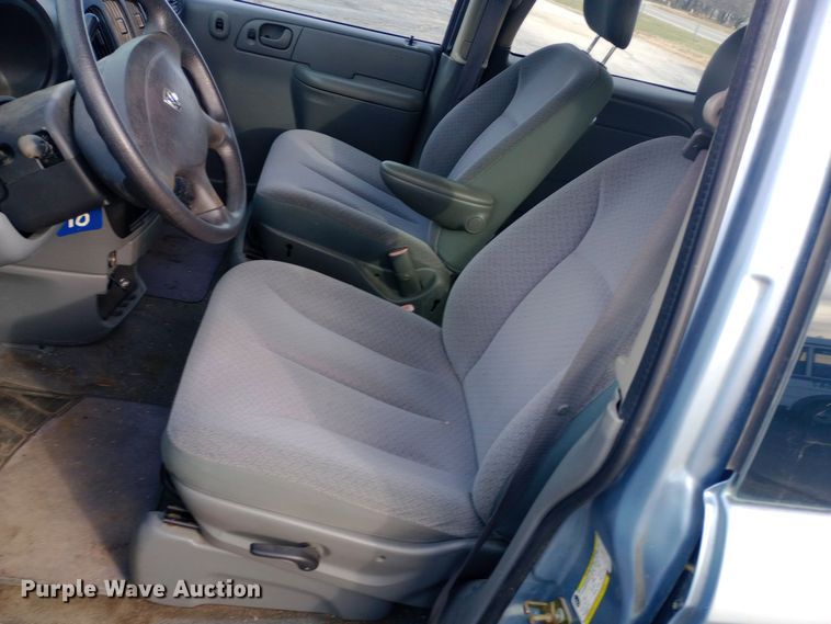 image for item DW0942 2006 Dodge Caravan van