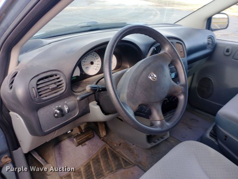 image for item DW0942 2006 Dodge Caravan van