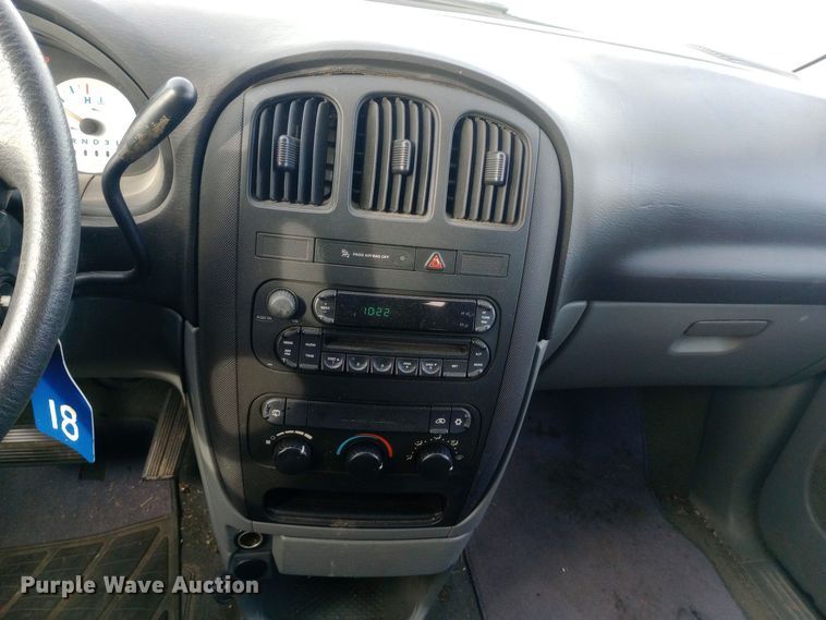 image for item DW0942 2006 Dodge Caravan van