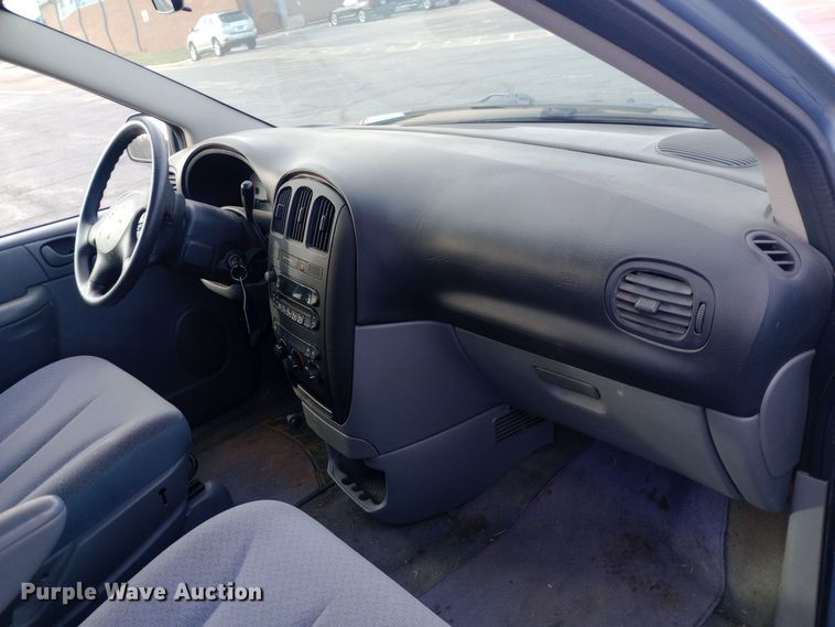 image for item DW0942 2006 Dodge Caravan van