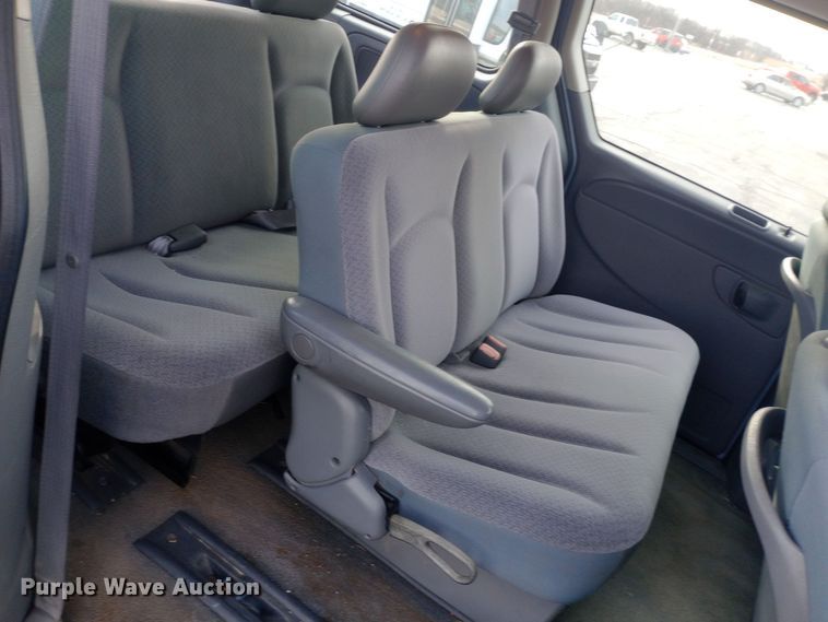 image for item DW0942 2006 Dodge Caravan van