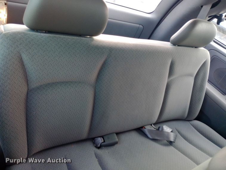 image for item DW0942 2006 Dodge Caravan van