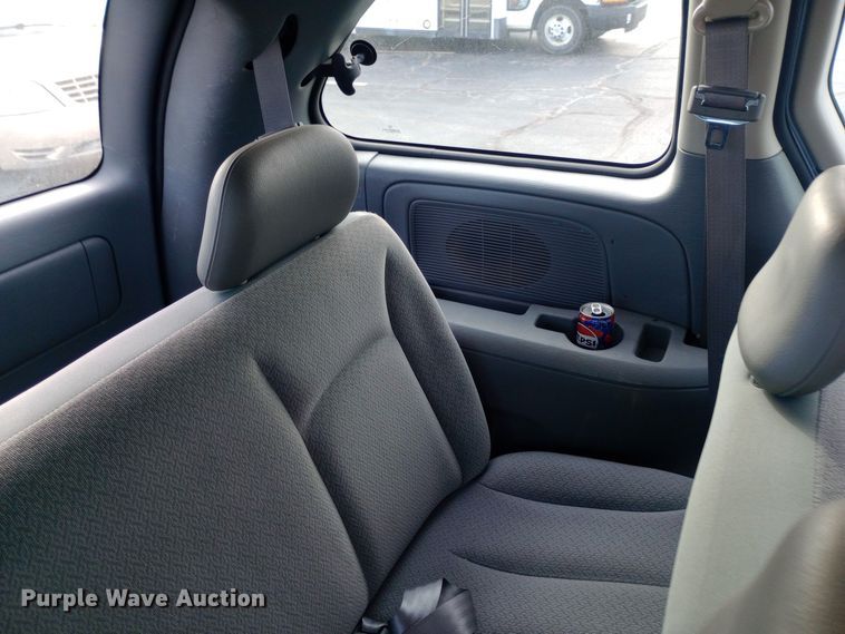 image for item DW0942 2006 Dodge Caravan van