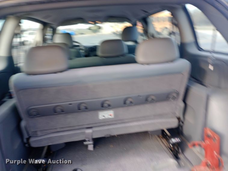 image for item DW0942 2006 Dodge Caravan van