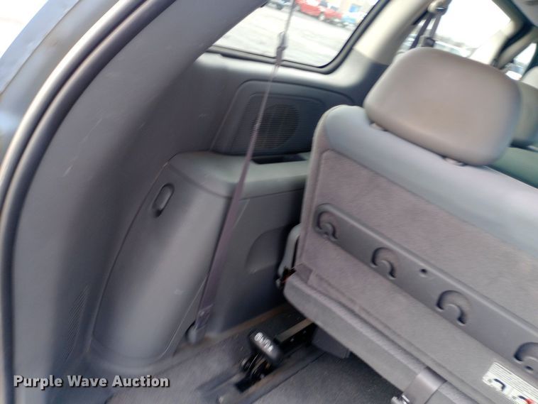 image for item DW0942 2006 Dodge Caravan van