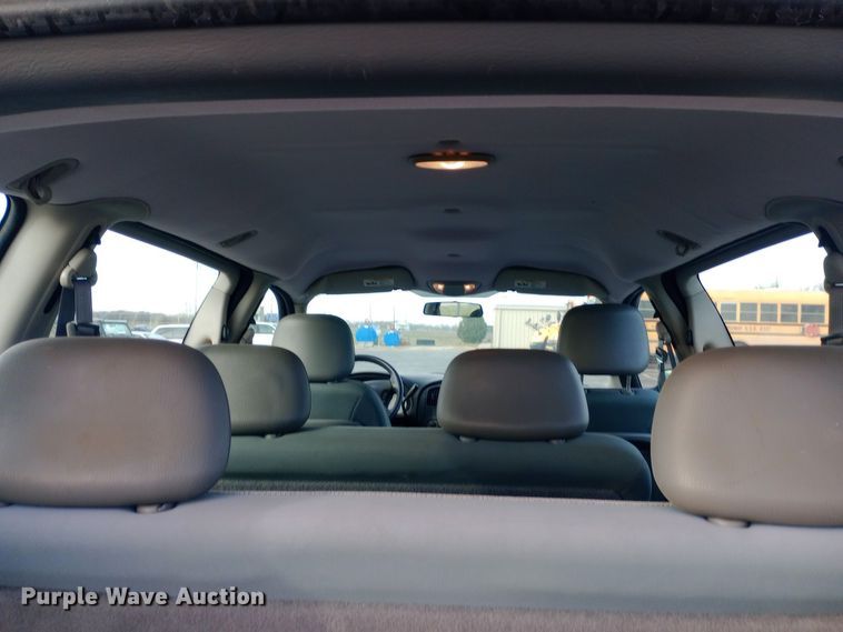 image for item DW0942 2006 Dodge Caravan van