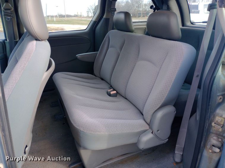 image for item DW0942 2006 Dodge Caravan van