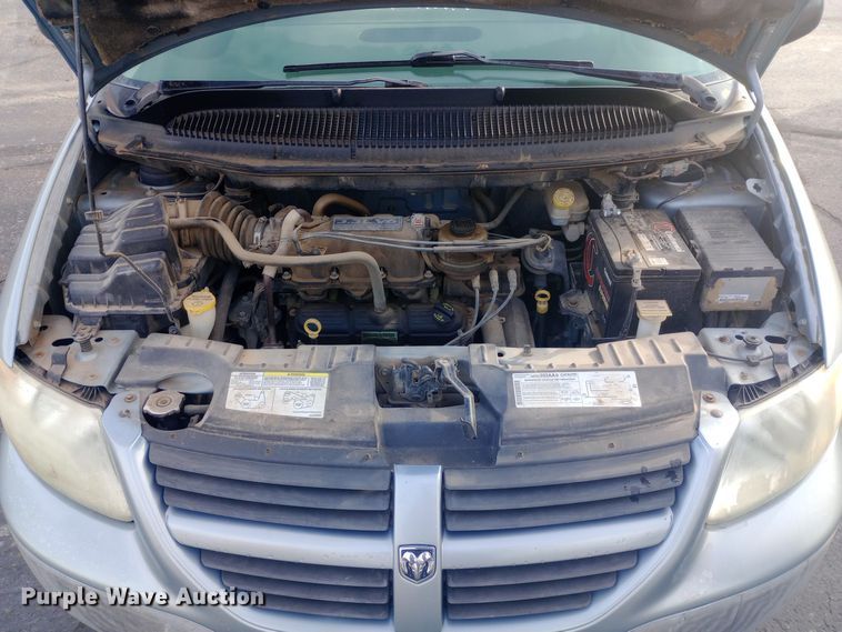 image for item DW0942 2006 Dodge Caravan van