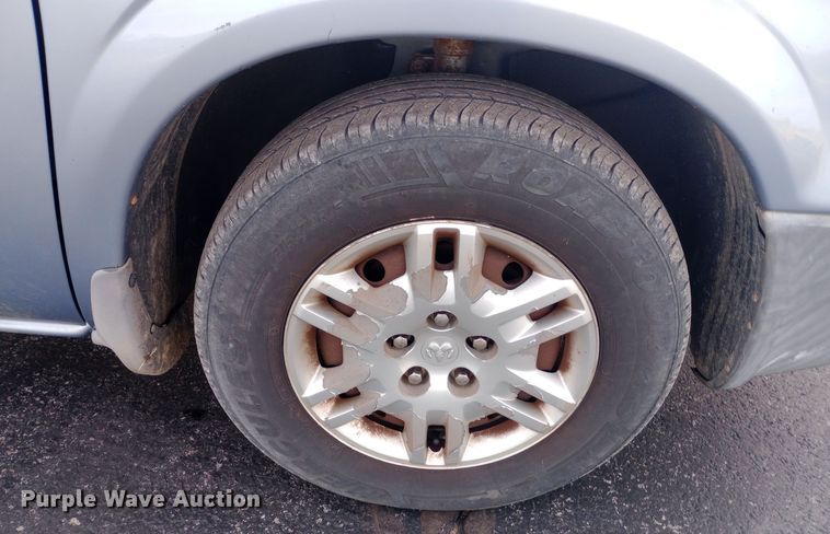 image for item DW0942 2006 Dodge Caravan van