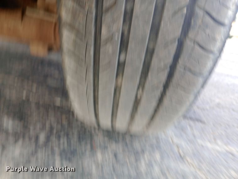 image for item DW0942 2006 Dodge Caravan van