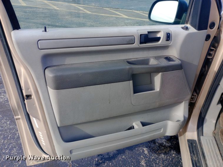image for item DW0943 2007 Ford Freestar SE van