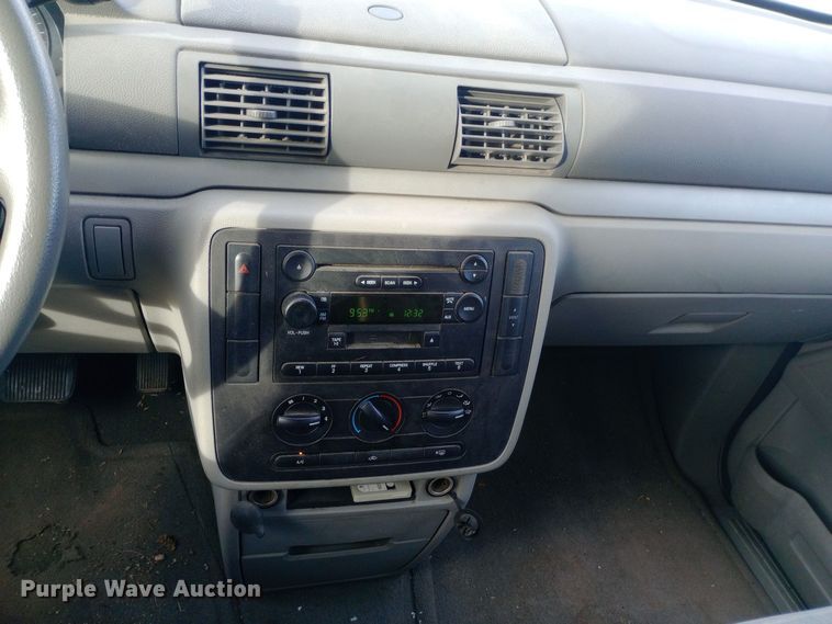 image for item DW0943 2007 Ford Freestar SE van