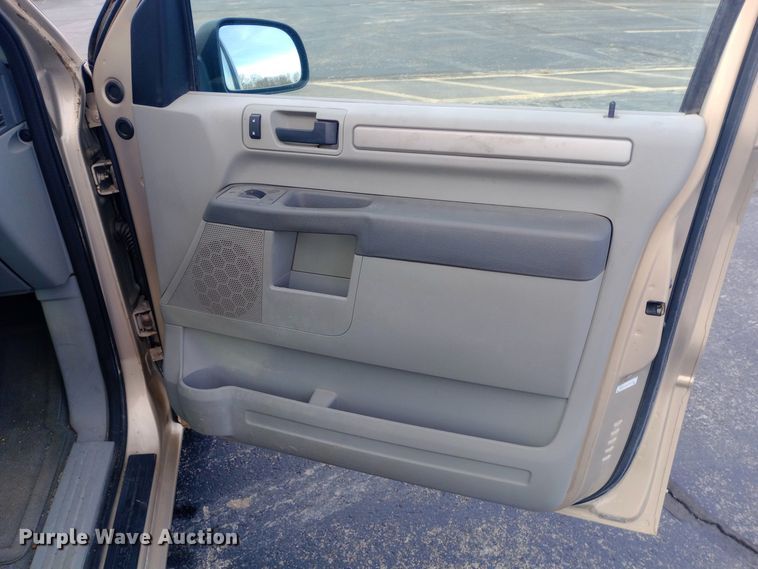 image for item DW0943 2007 Ford Freestar SE van